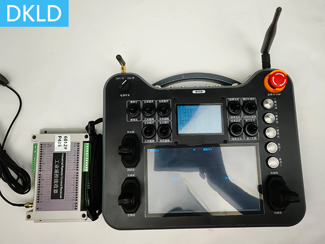 500米2路摄像头视频集成式工业无线遥控器